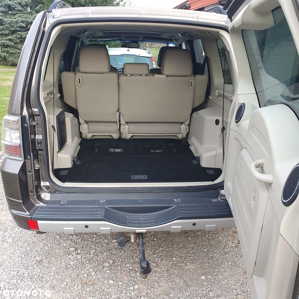Mitsubishi Pajero - 15