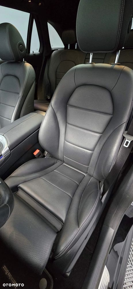 Mercedes-Benz GLC 300 4Matic 9G-TRONIC - 17