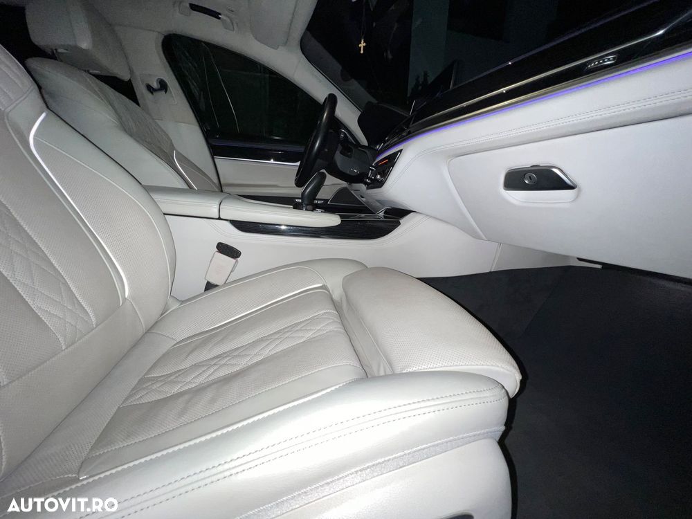 BMW Seria 7 740Le xDrive iPerformance - 27
