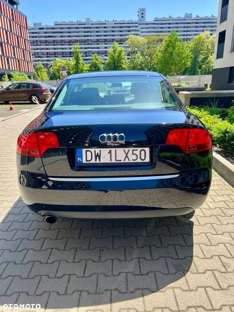 Audi A4 Limousine - 5