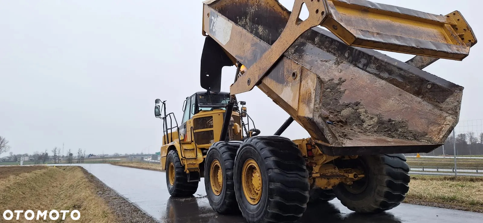 Caterpillar 730C2 6x6 - 4