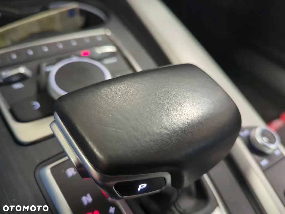 Audi A4 Avant 40 TFSI S tronic - 11