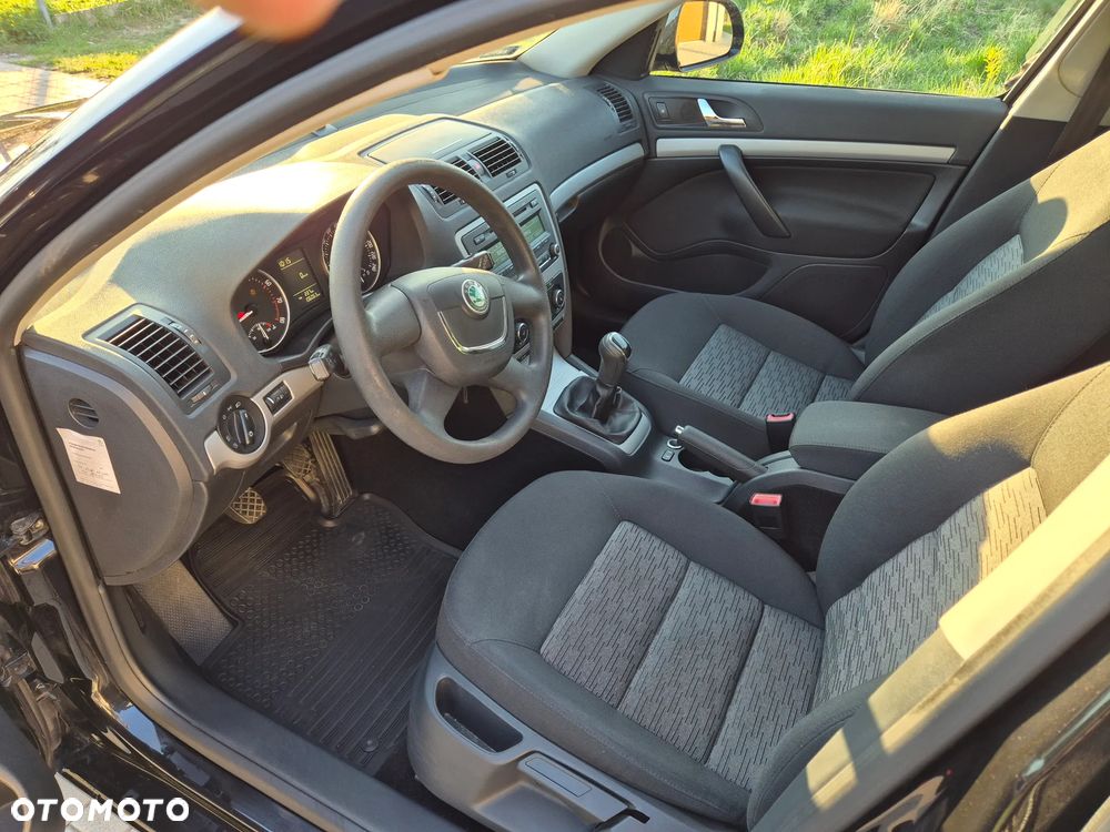 Skoda Octavia 1.6 - 19