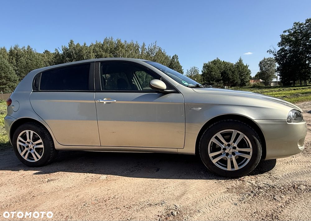 Alfa Romeo 147 - 2
