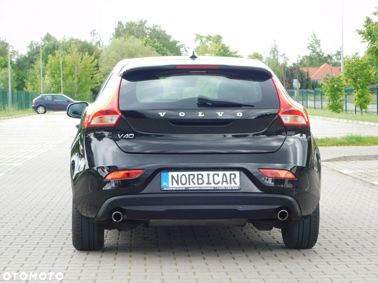 Volvo V40 - 24
