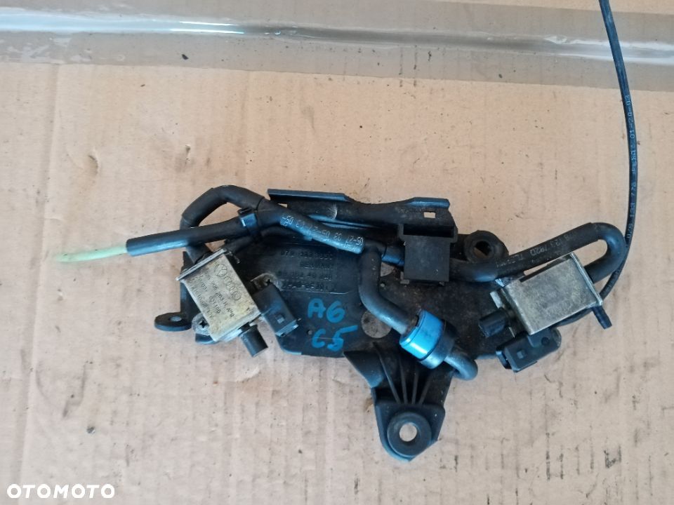 Zawór zaworek zaworki podciśnienia Audi A6 C5 2.4 V6 078133365C - 2
