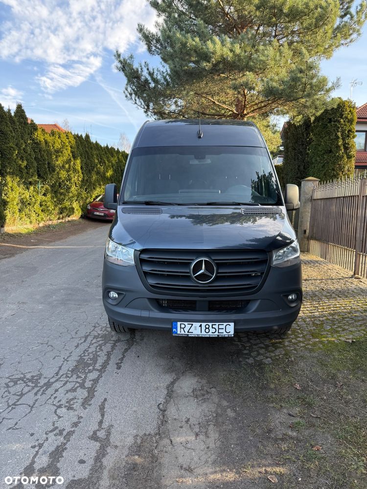 Mercedes-Benz Sprinter - 2