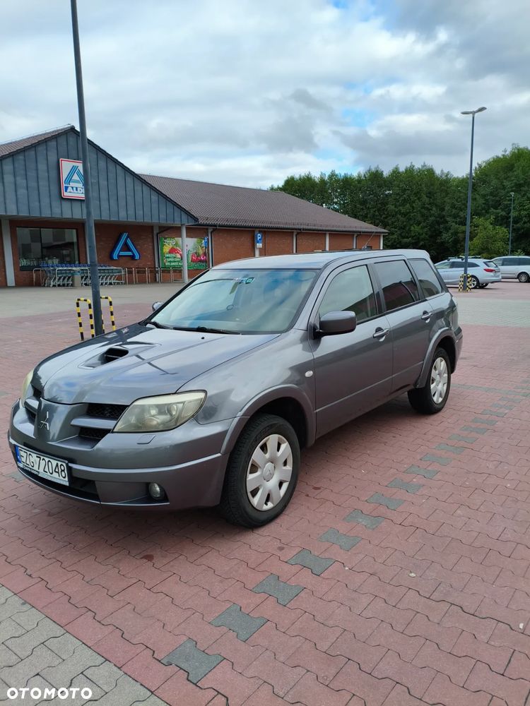 Mitsubishi Outlander 2.0 Turbo 4WD - 17