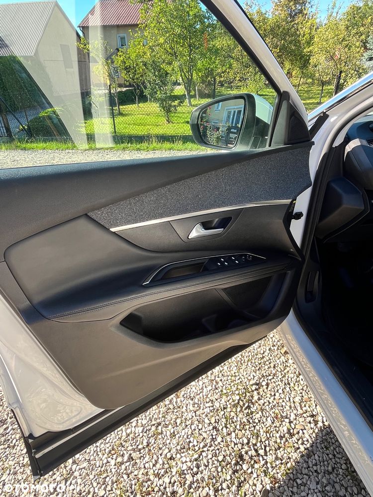 Peugeot 3008 1.6 BlueHDi Allure S&S EAT6 - 22