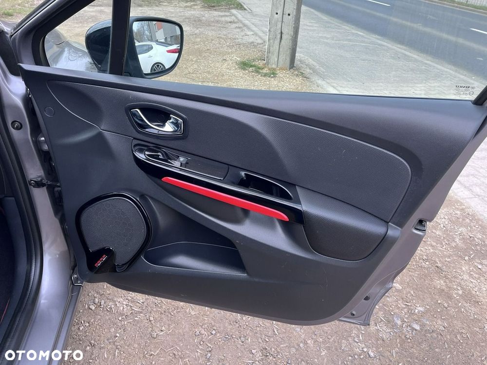 Renault Clio - 19