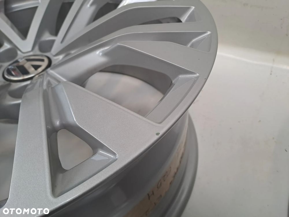 FELGI 5X112 8Jx18 CALI ET25 7G0601025H FELGI VW TOUREG pasują do SEAT SKODA AUDI felgi NOWE DEMO posiadają rysy Komplet - 7