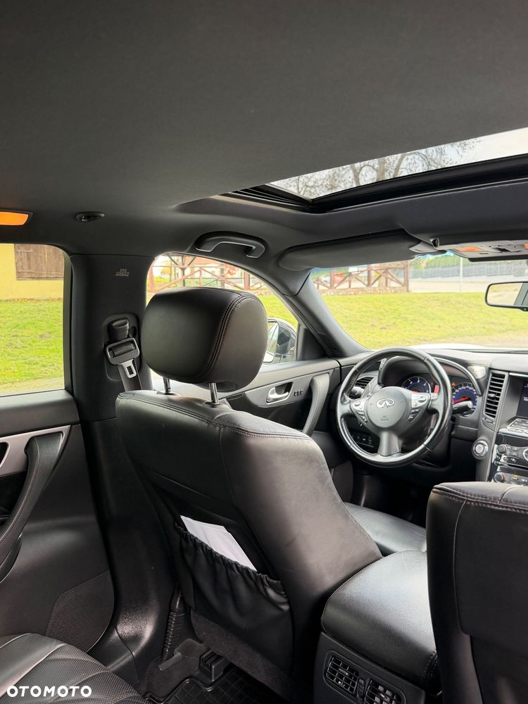 Infiniti FX - 17