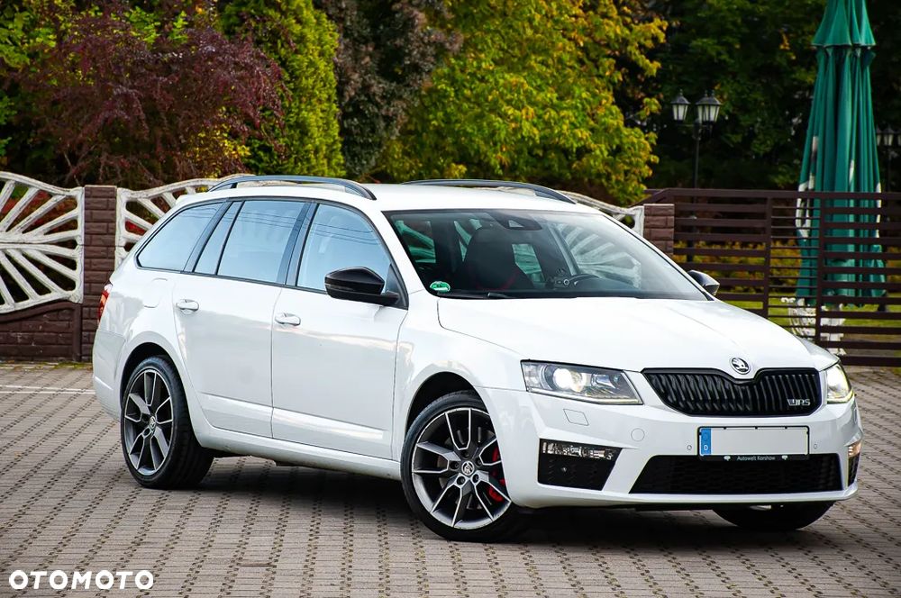Skoda Octavia Combi 2.0 TDI DSG RS - 17