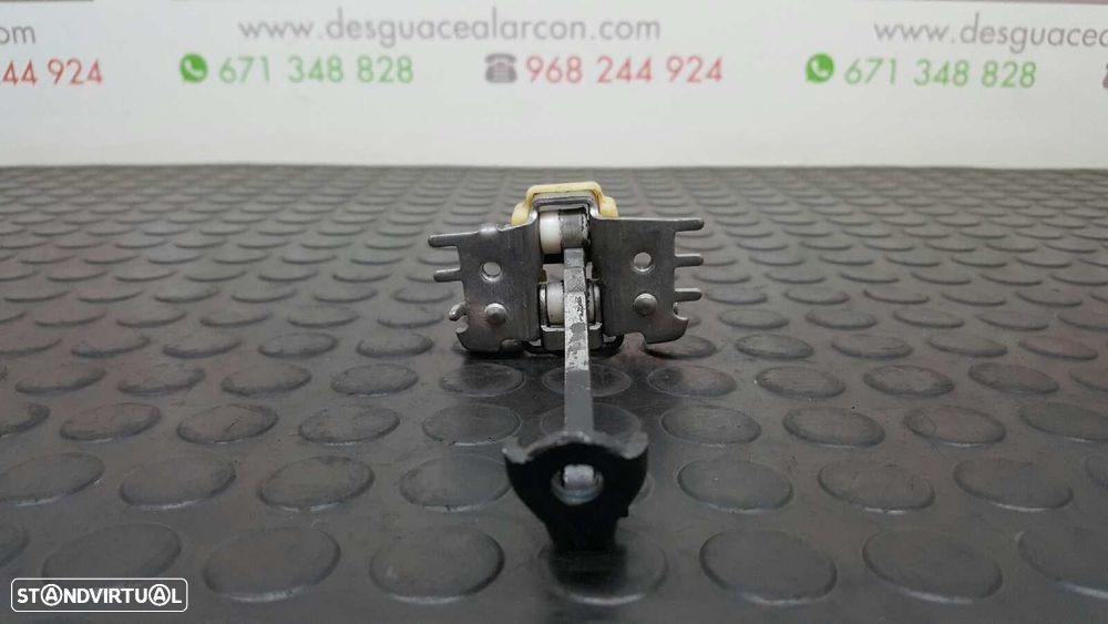 RETENTOR DA PORTA TRASEIRA DIREITA RENAULT MEGANE III BERLINA 5 P BOSE EDITION - 3
