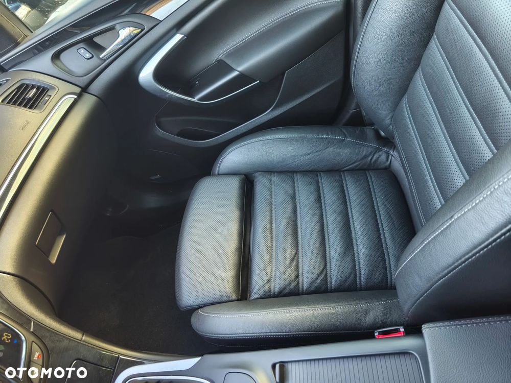 Opel Insignia 2.0 T SportsTourer 4x4 ecoFLEX Start/Stop - 8