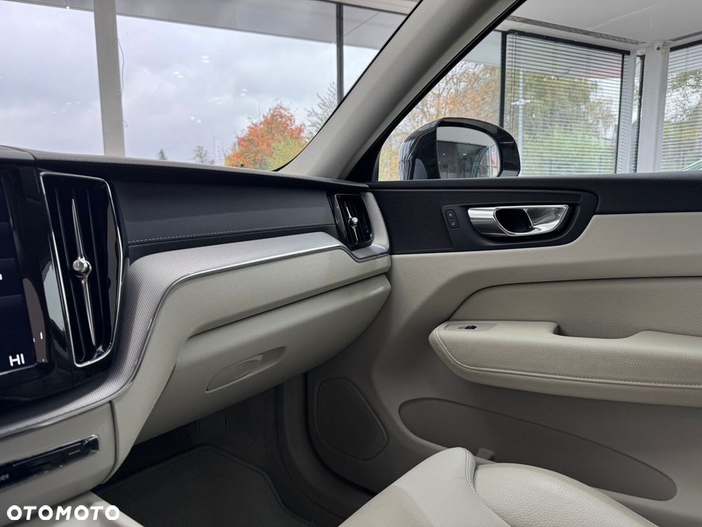 Volvo XC 60 D5 AWD Inscription - 25