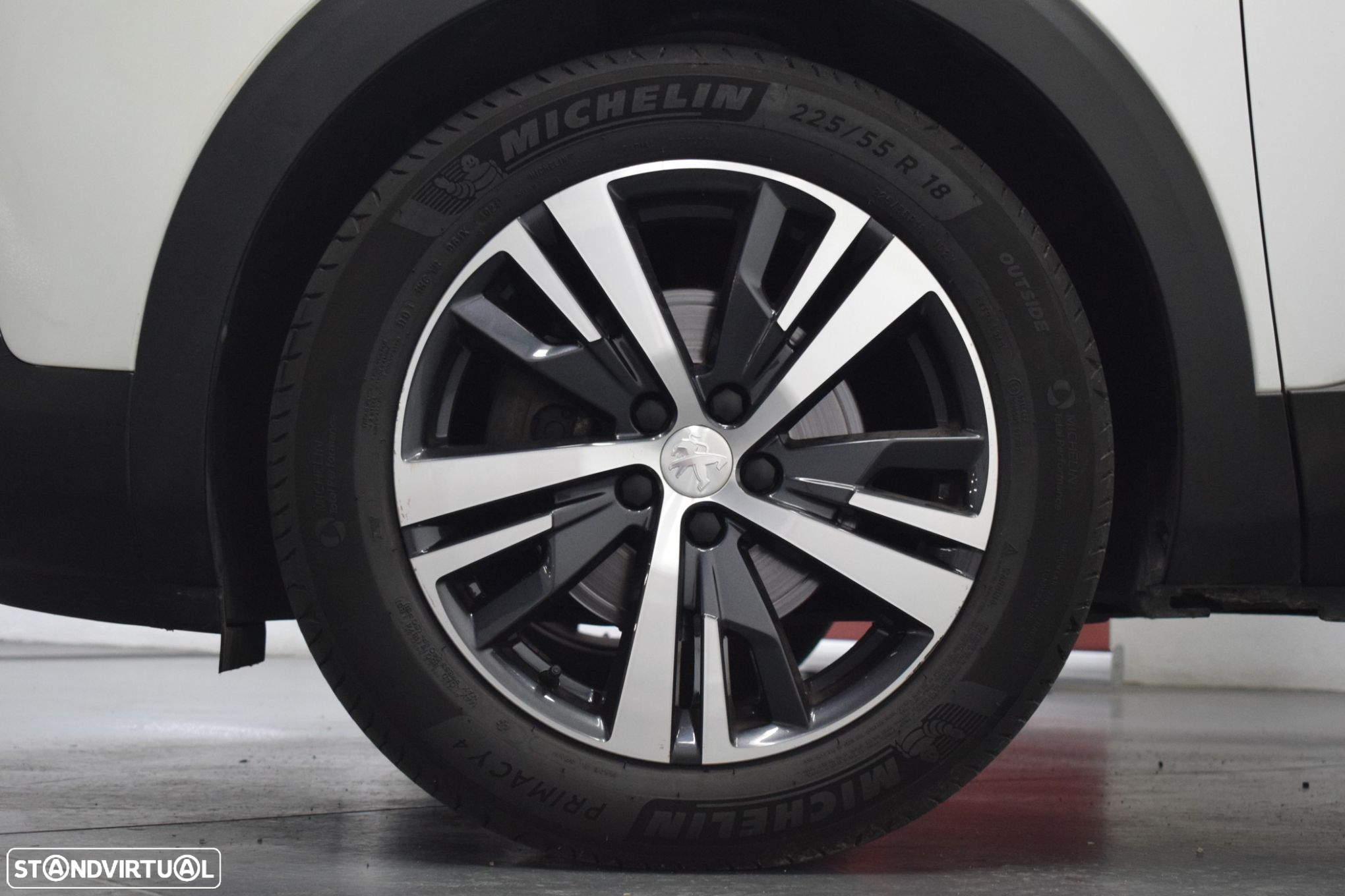 Peugeot 5008 1.2 PureTech Allure EAT8 - 24