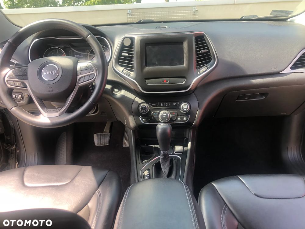 Jeep Cherokee - 9