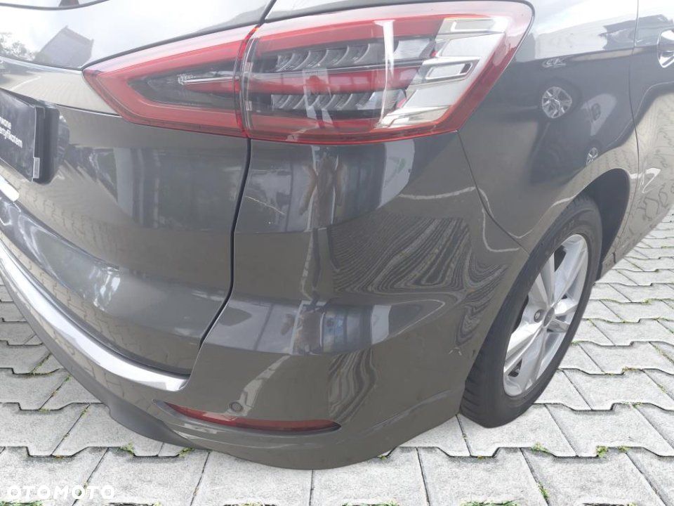 Ford S-Max - 11