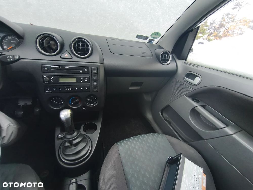 Ford Fiesta 1.4 - 9