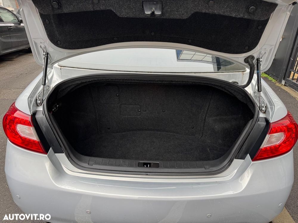 Infiniti M35 M35h GT Premium - 3