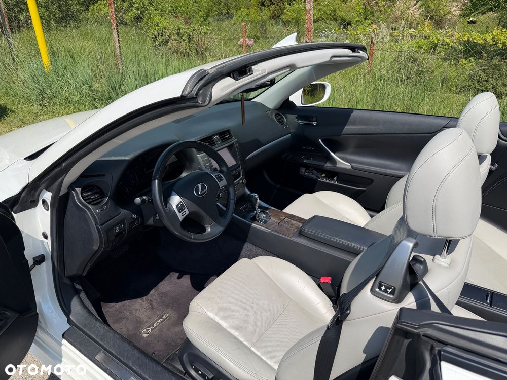 Lexus IS - 22