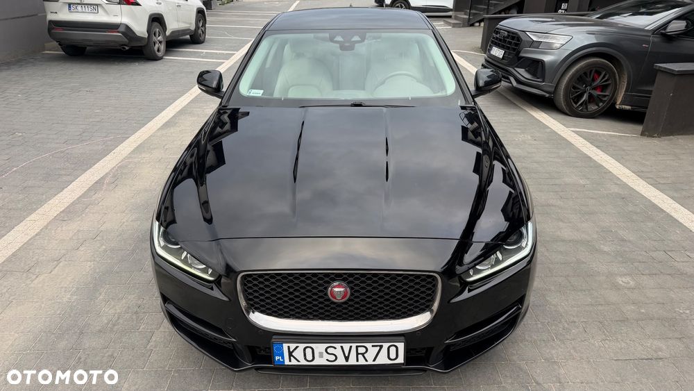 Jaguar XE 2.0 T Prestige - 2