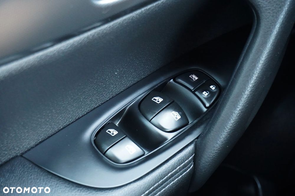 Nissan Qashqai 1.3 DIG-T N-Connecta - 38