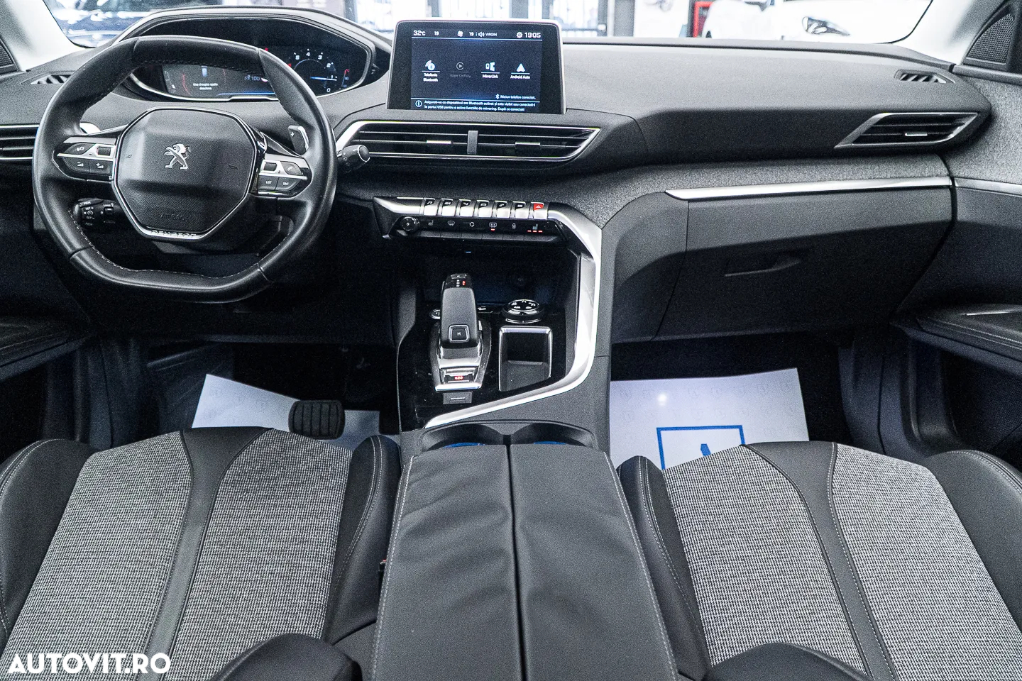 Peugeot 3008 1.2 PureTech Turbo S&S EAT6 Allure - 27