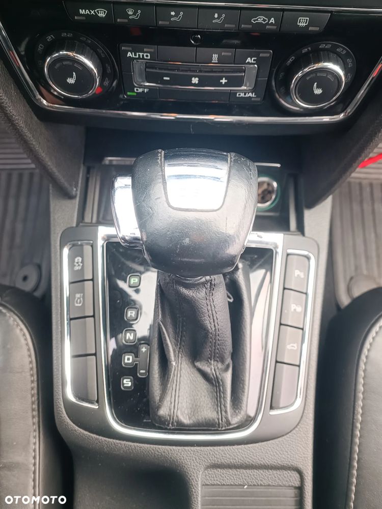 Skoda Superb 2.0 TDI Elegance DSG - 17
