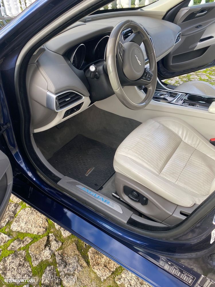 Jaguar XE 2.0 D Prestige Aut. - 17