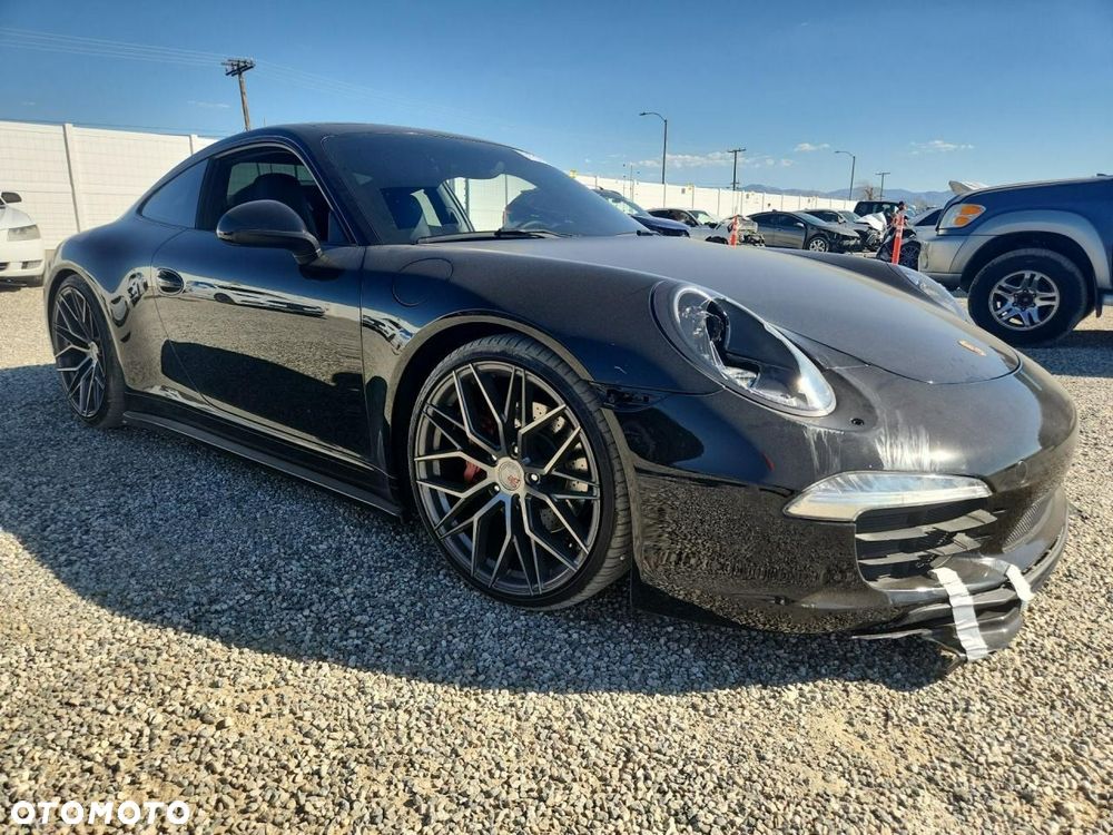 Porsche 911 Carrera 4 PDK - 3