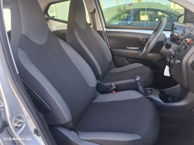 Toyota Aygo 1.0 X-Play - 35