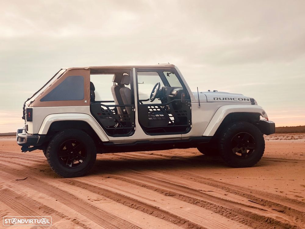 Jeep Wrangler Unlimited — fotografia 4