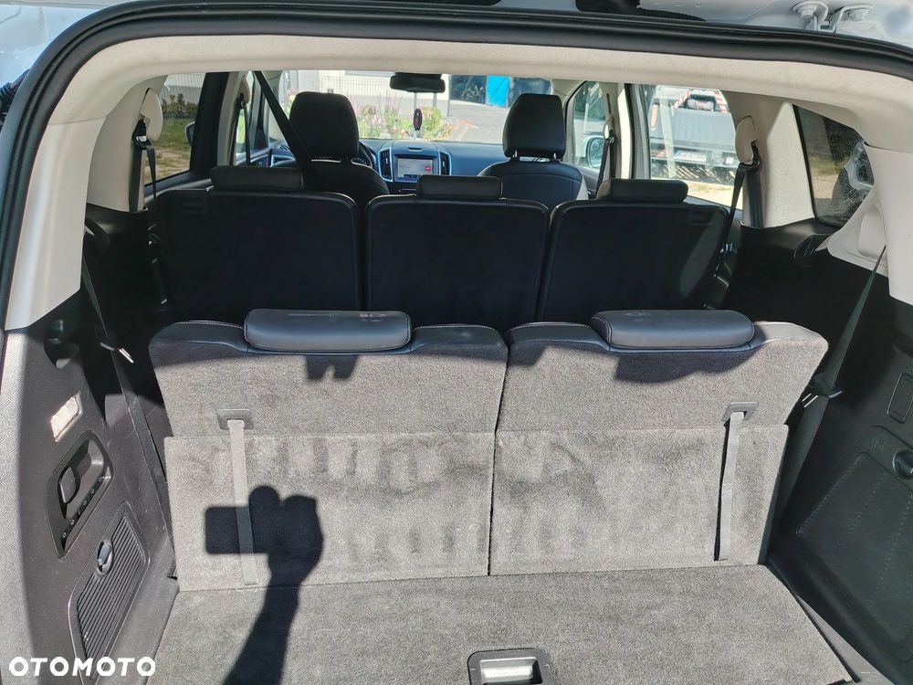 Ford S-Max - 32