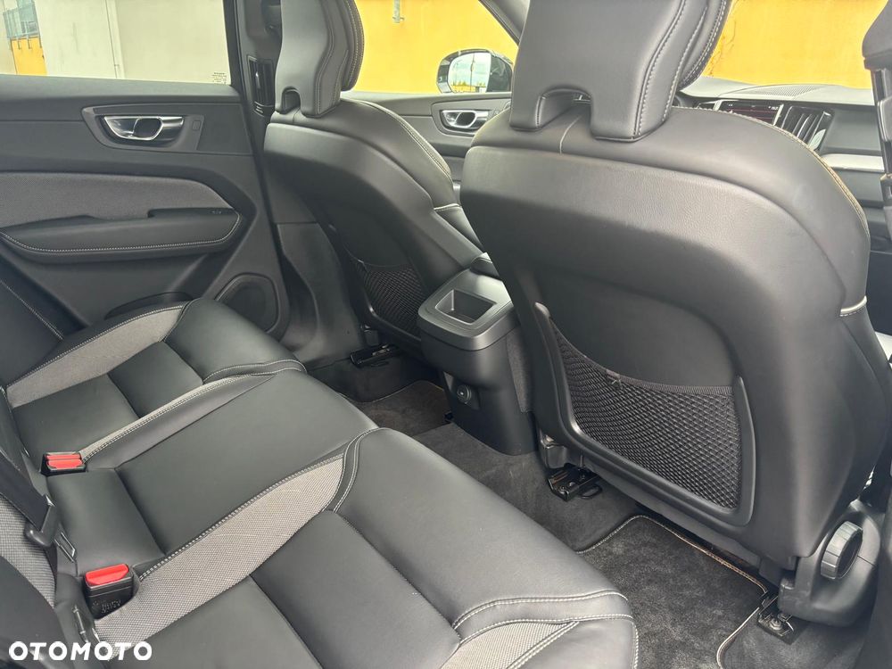 Volvo XC 60 B4 D AWD R-Design - 16