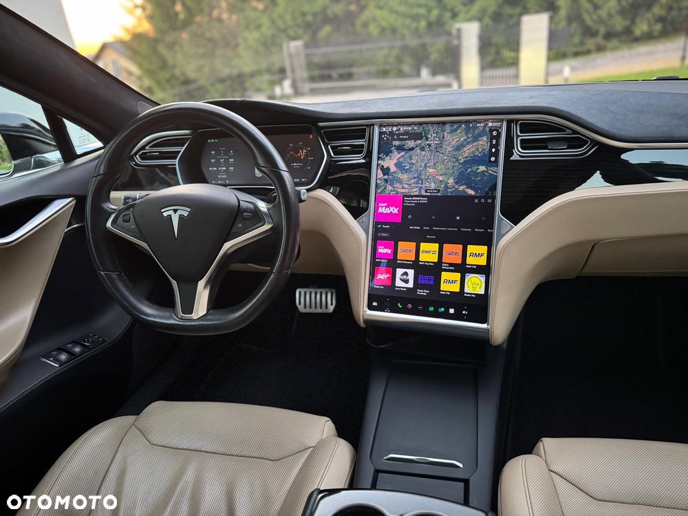 Tesla Model S - 23