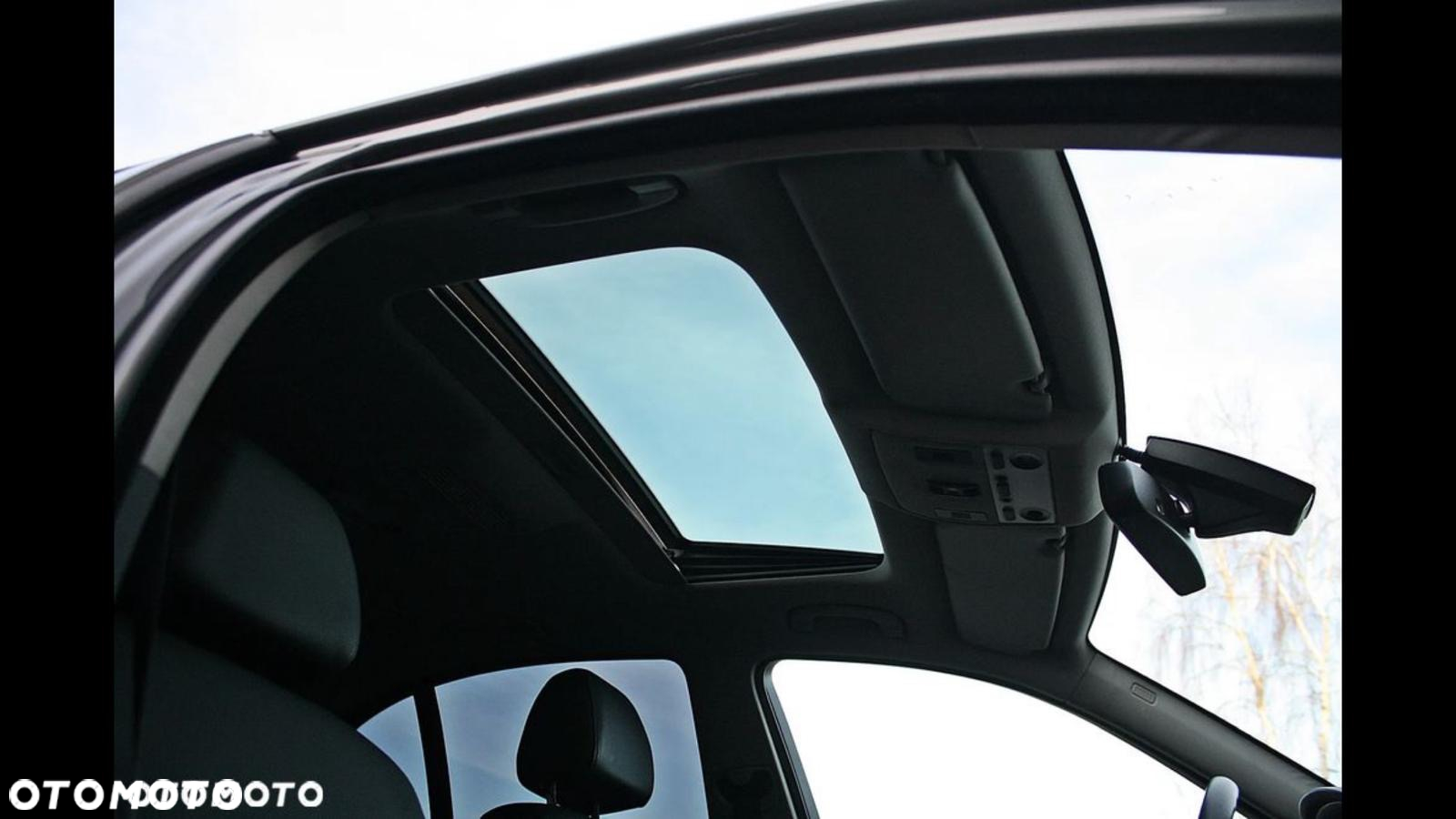 BMW Seria 5 523i - 22