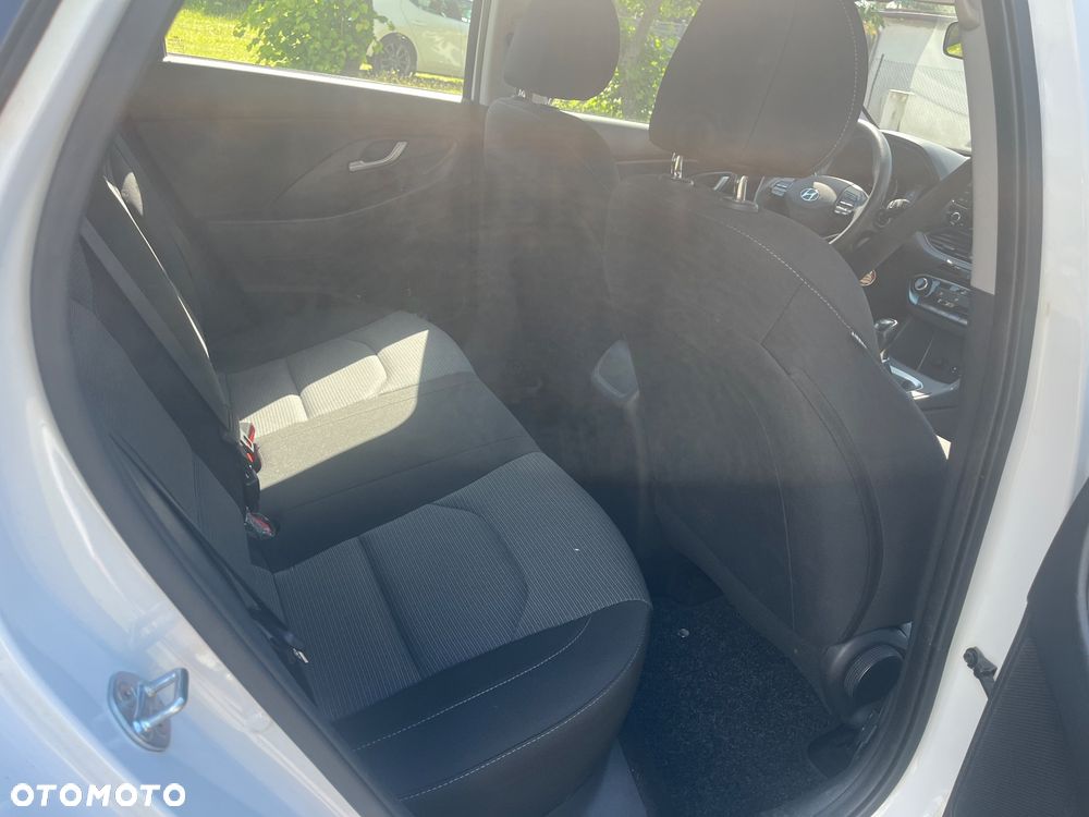 Hyundai i30 1.6 D Comfort - 10