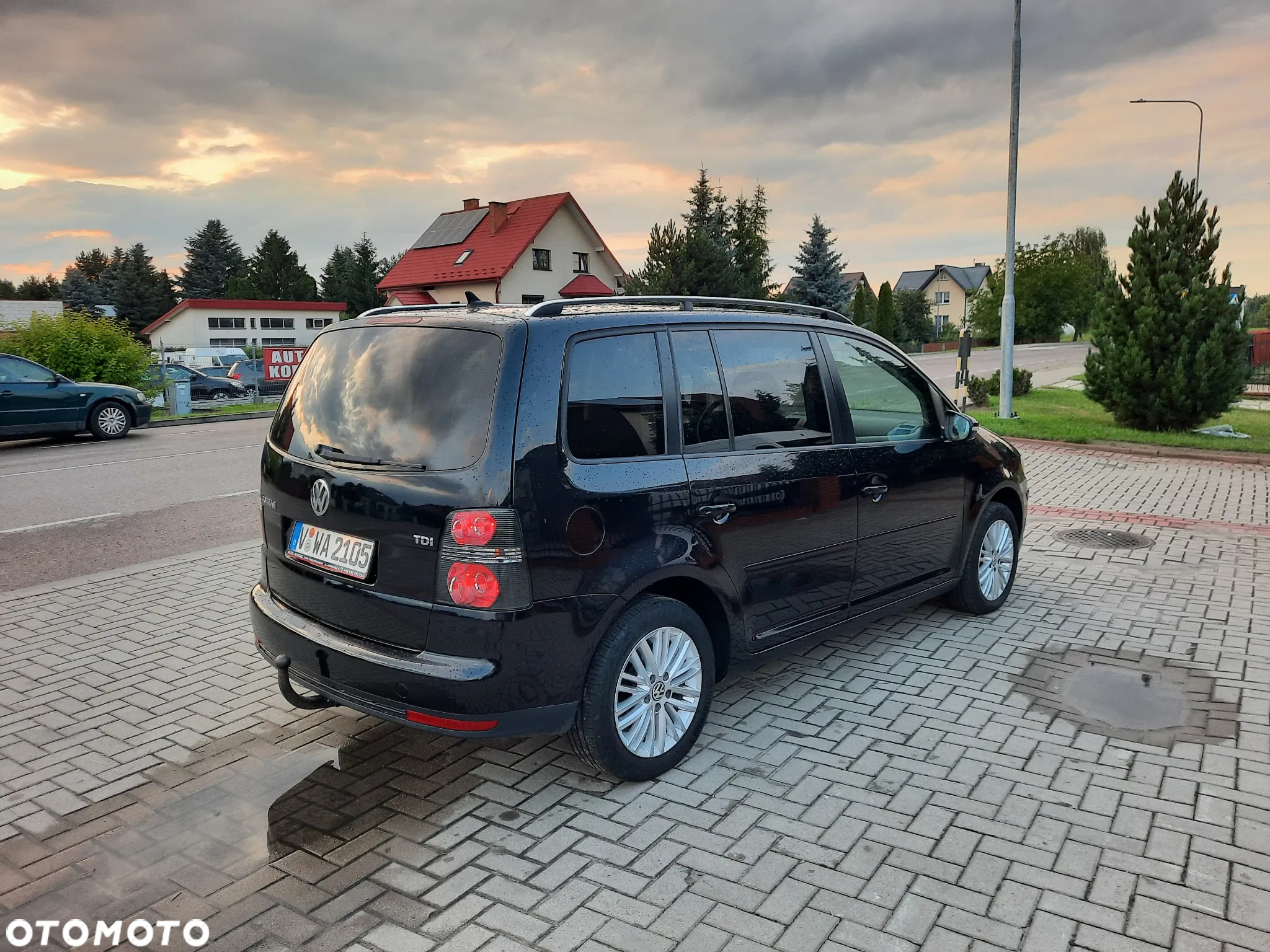 Volkswagen Touran 1.9 TDI Conceptline - 6