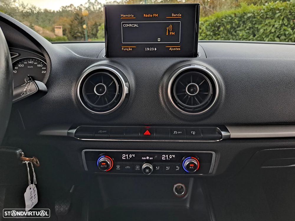 Audi A3 Sportback 1.6 TDI Attraction - 19