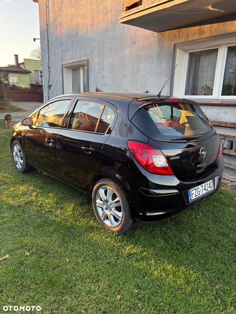 Opel Corsa 1.2 16V Cosmo - 5