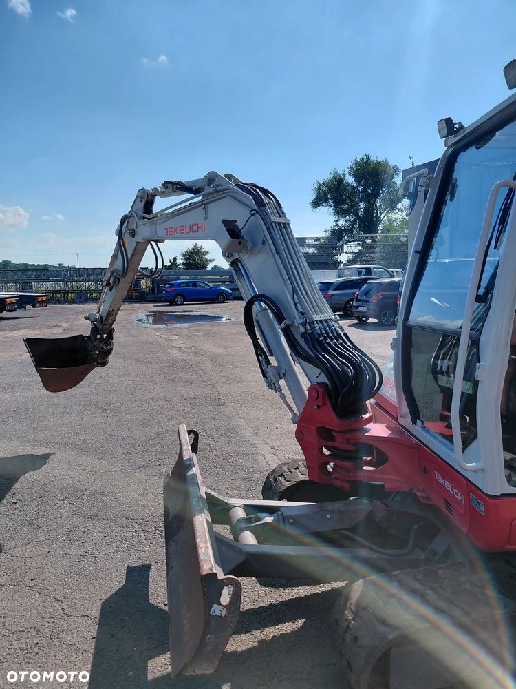 Takeuchi TB240 - 12