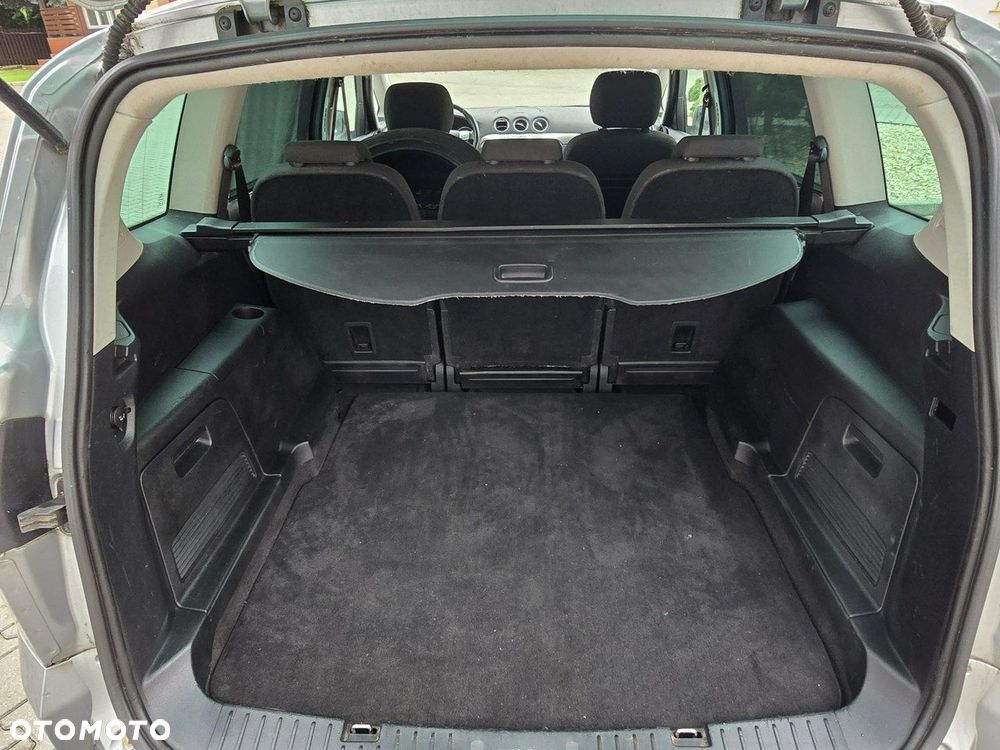 Ford S-Max - 14