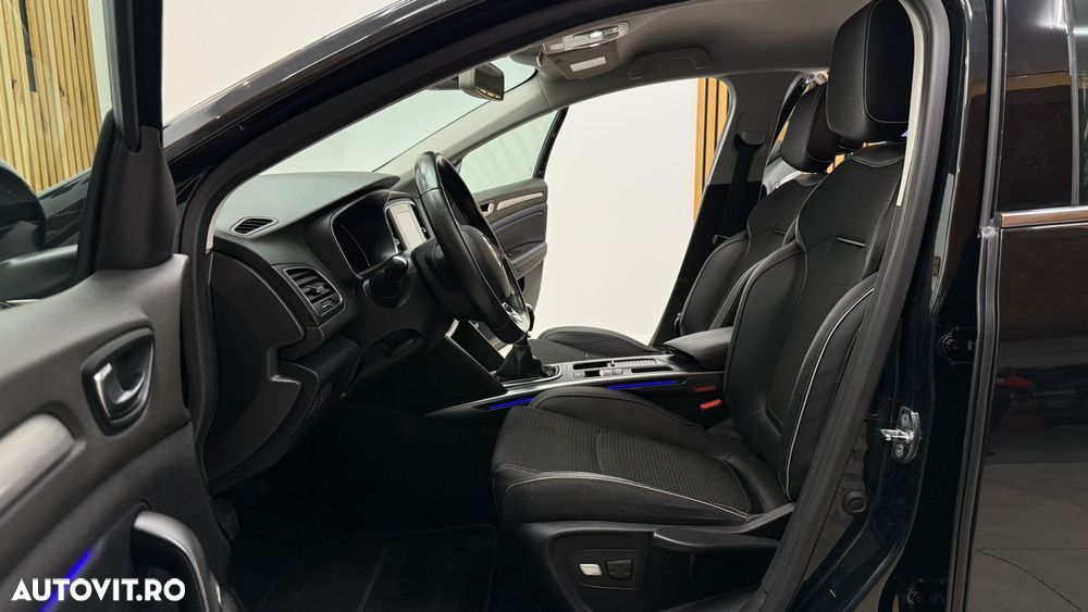 Renault Megane ENERGY dCi 130 BOSE EDITION - 16