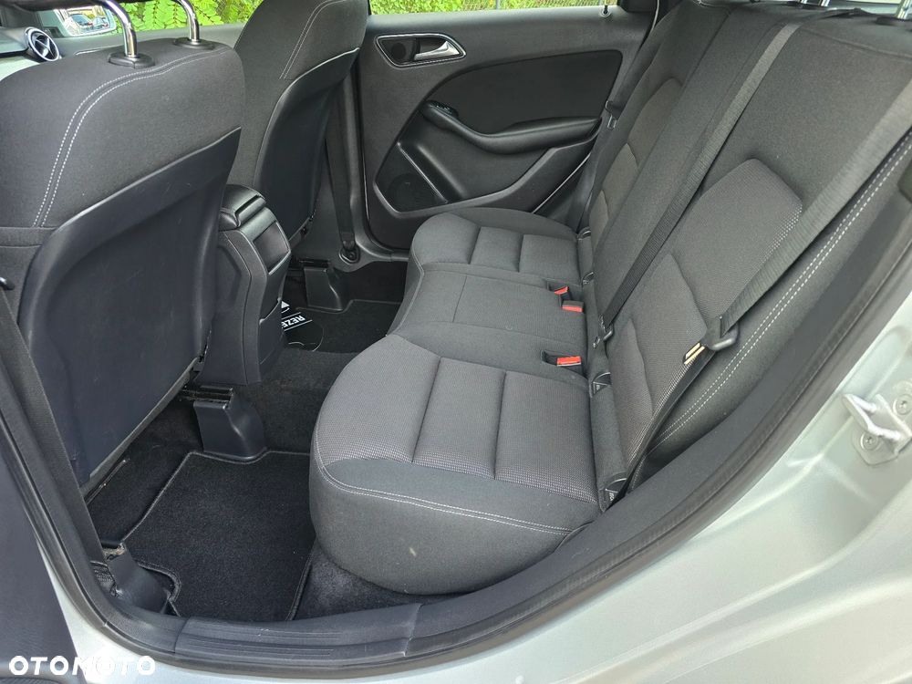 Mercedes-Benz Klasa B 180 (BlueEFFICIENCY) - 17