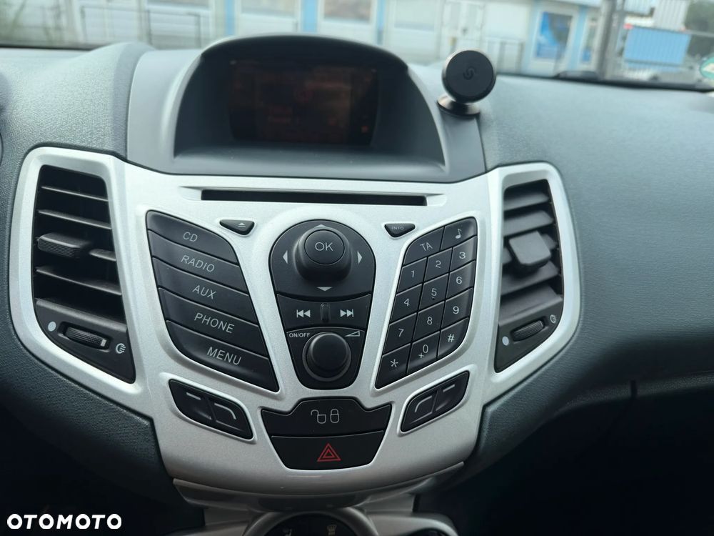Ford Fiesta 1.4 Champions Edition - 13