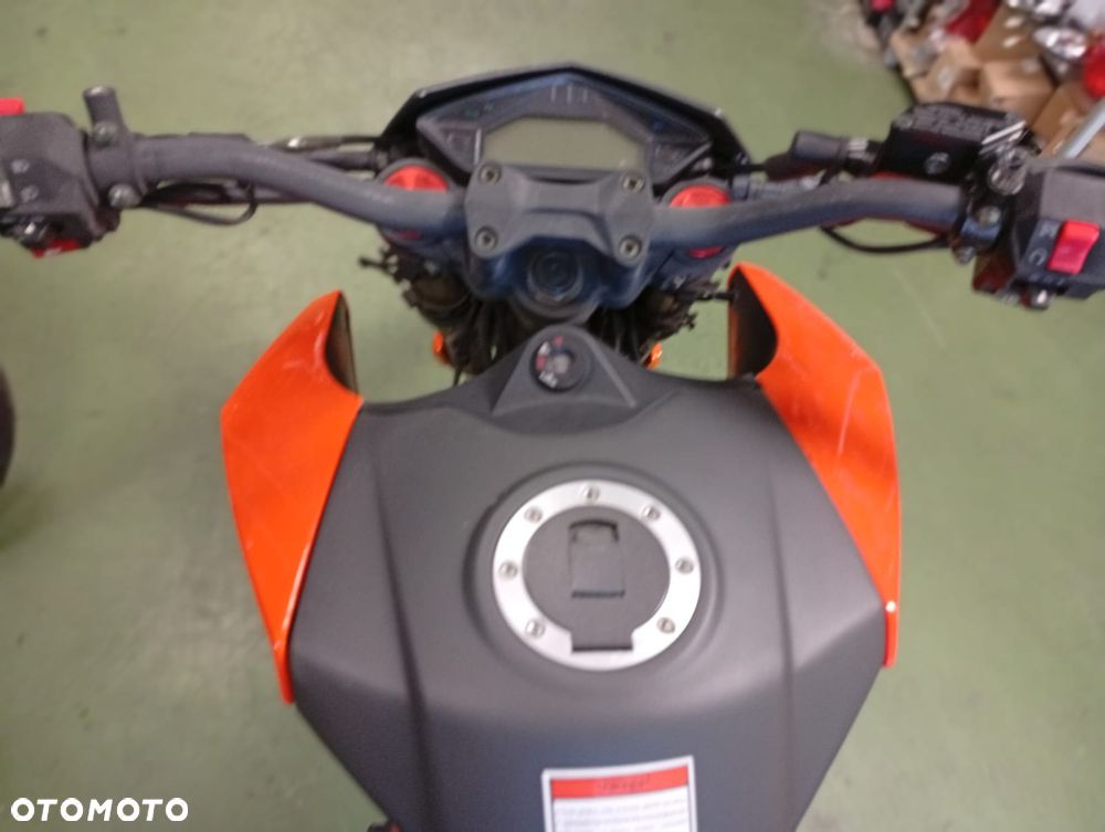 Barton Hyper - 3