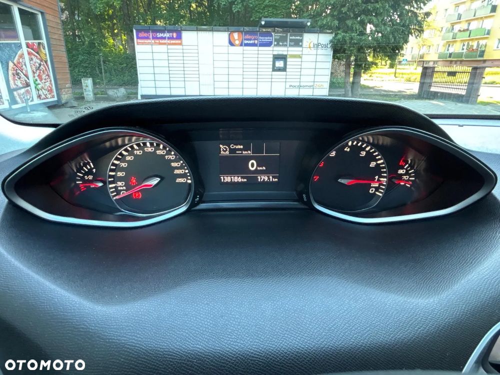 Peugeot 308 1.2 PureTech GPF Allure S&S - 36