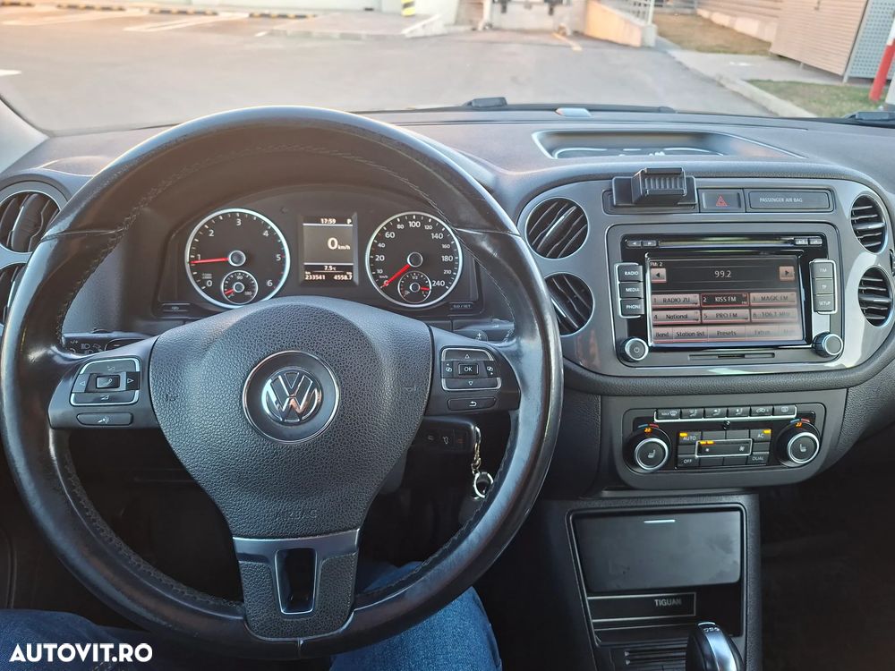 Volkswagen Tiguan ver-2-0-tdi-cr-dpf-4motion-dsg-track-field - 11